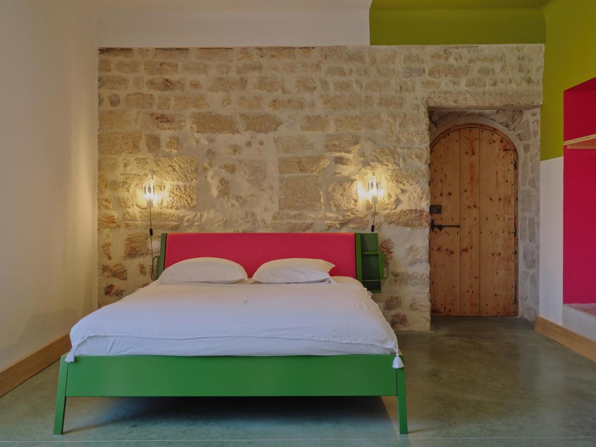 Bed and Breakfast Domaine La Ferme Hi Bride Villelaure Esterno foto