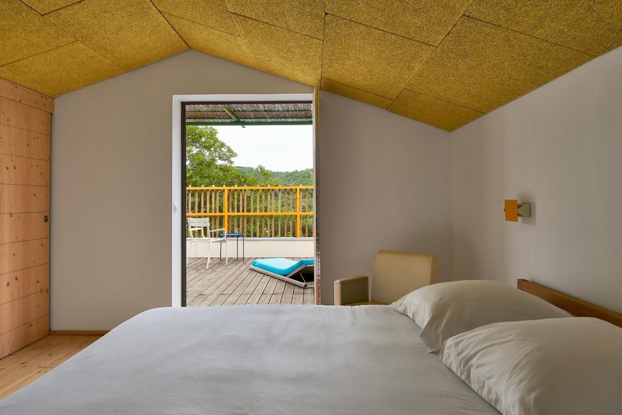Bed and Breakfast Domaine La Ferme Hi Bride Villelaure Esterno foto