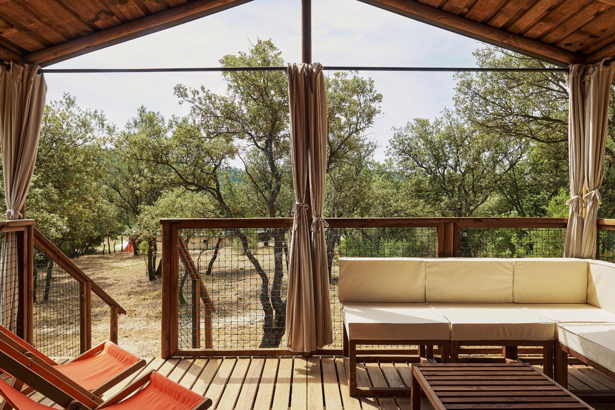 Bed and Breakfast Domaine La Ferme Hi Bride Villelaure Esterno foto