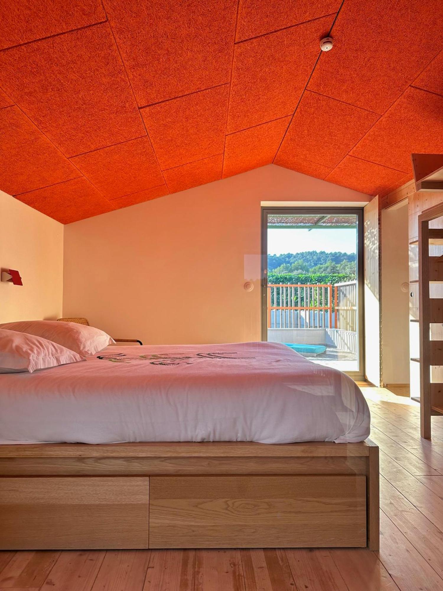Bed and Breakfast Domaine La Ferme Hi Bride Villelaure Esterno foto